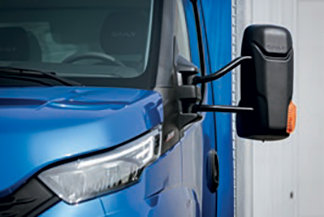 Der IVECO Daily 7 Tonner hat extra lange Rückspiegel.